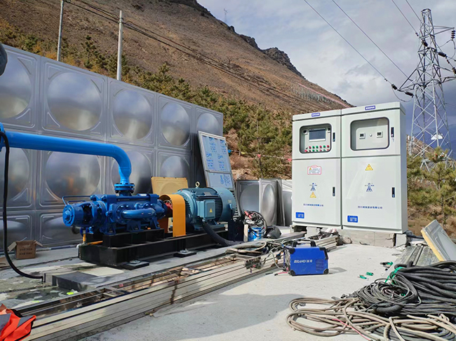 我司拉萨林芝水箱泵房一体化提升供应山区用水安装工程!